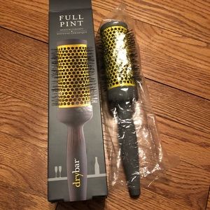 Dry Bar Full Pint Round Brush